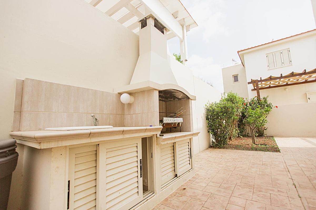 Atlantica 4 Bedroom Villa Near The Beach Protaras Zewnętrze zdjęcie